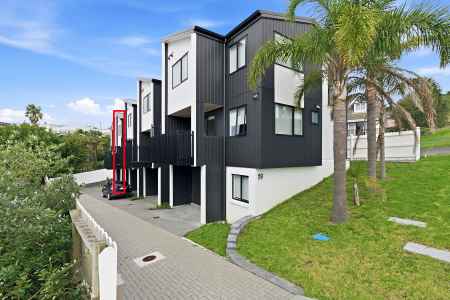 Brand New Freehold - Views to Rangitoto