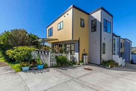 Standalone Charm, Modern Comfort