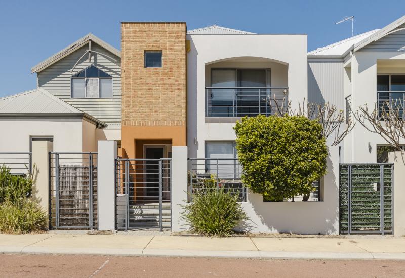 POSITION PERFECT, WHO NEEDS A CAR!