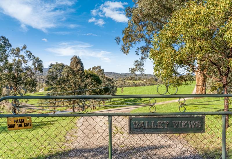 “Valley Views” - The Ultimate Private Family Lifestyle & Work from Home Opportunity