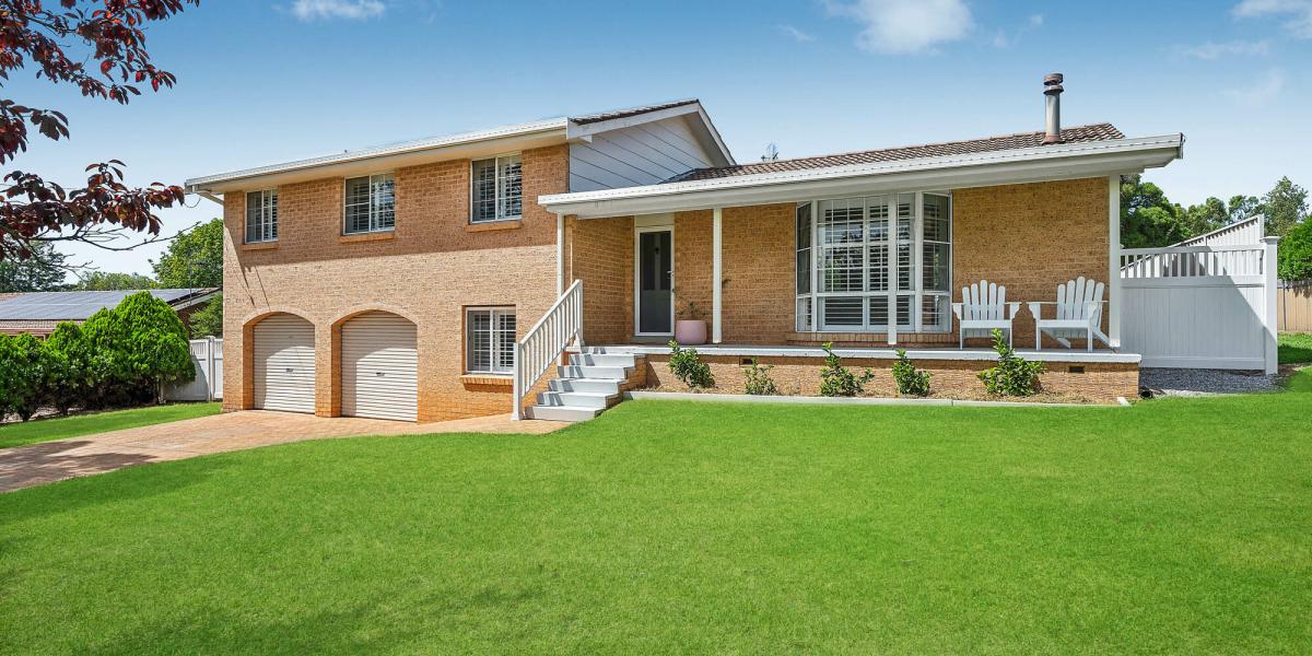 Stylish and Spacious Family Home in Prime South Mudgee Location