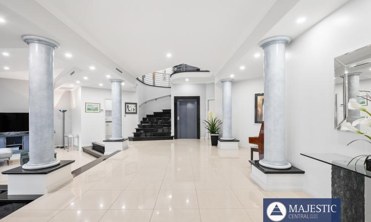 A PRIVATE MODERN SANCTUARY OF SCALE AND SOPHISTICATION
