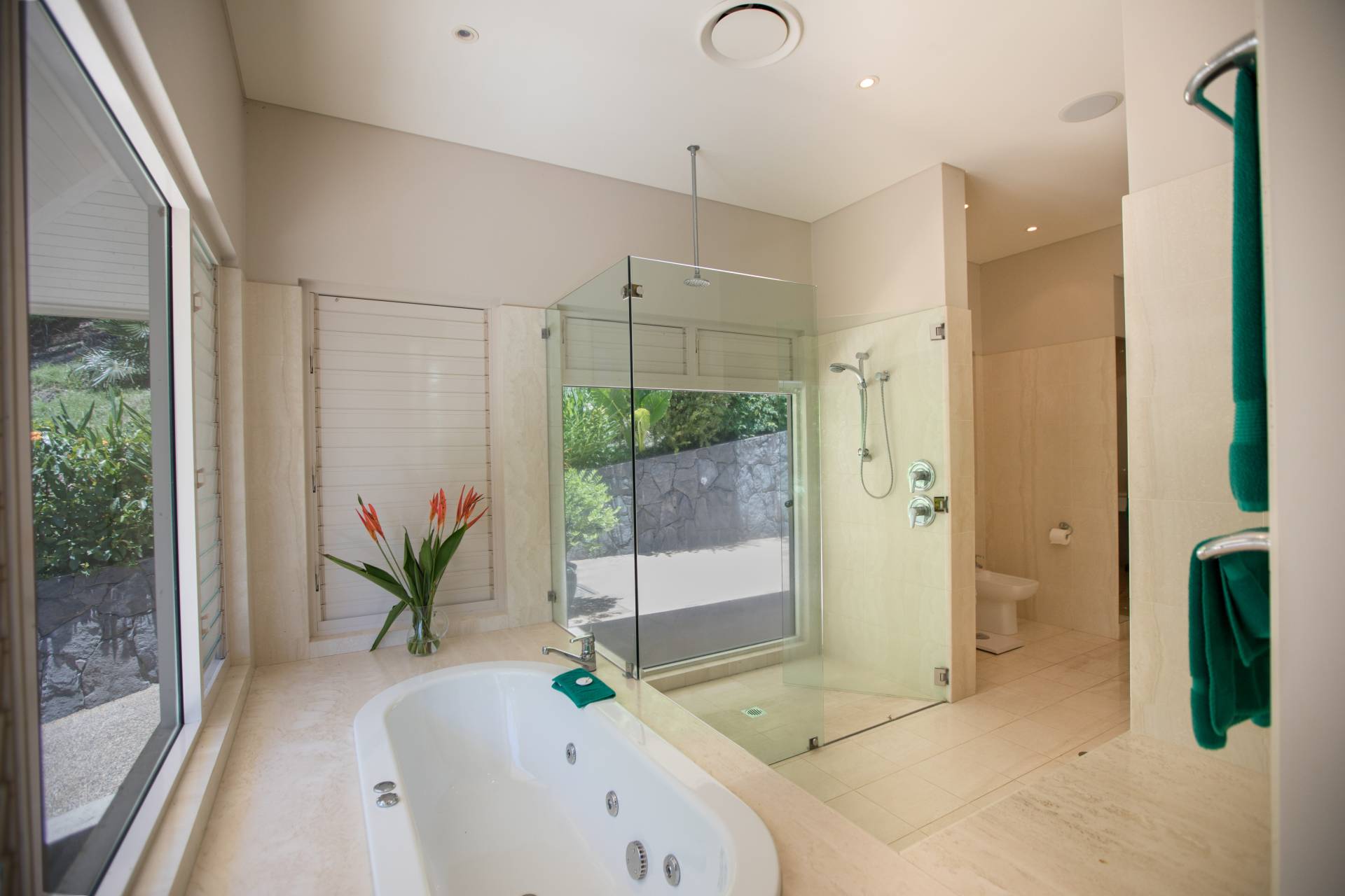 The Sanctuary Holiday House Port Douglas - The Best Holiday House in Port Douglas