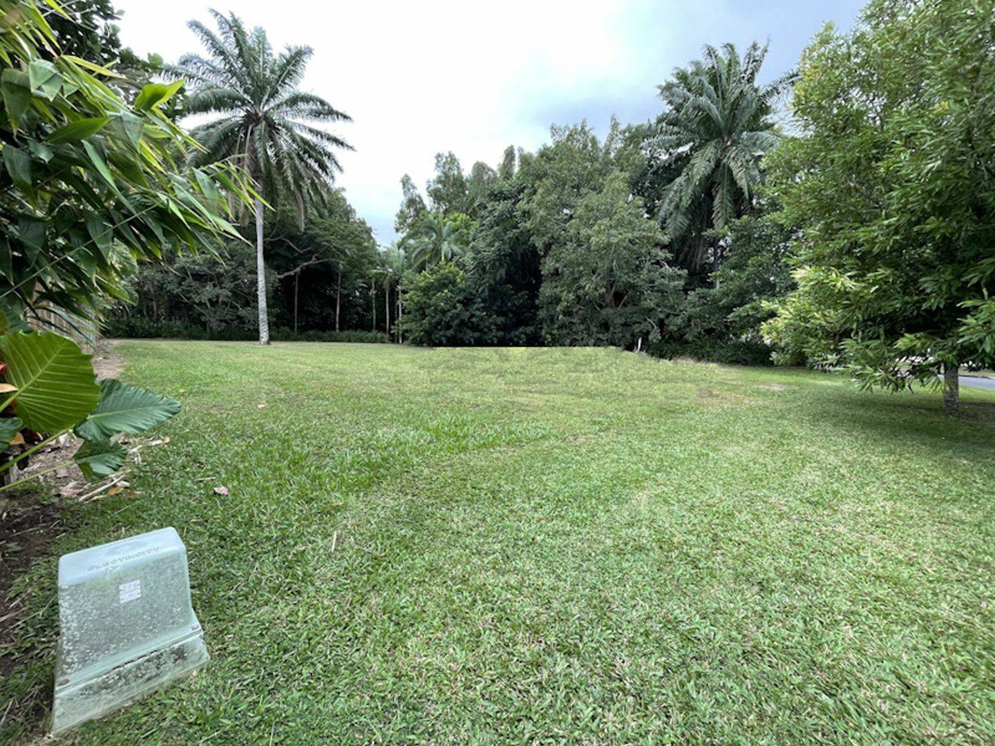 33 Beachfront Mirage, Port Douglas SOLD by Tony McGrath Port Douglas