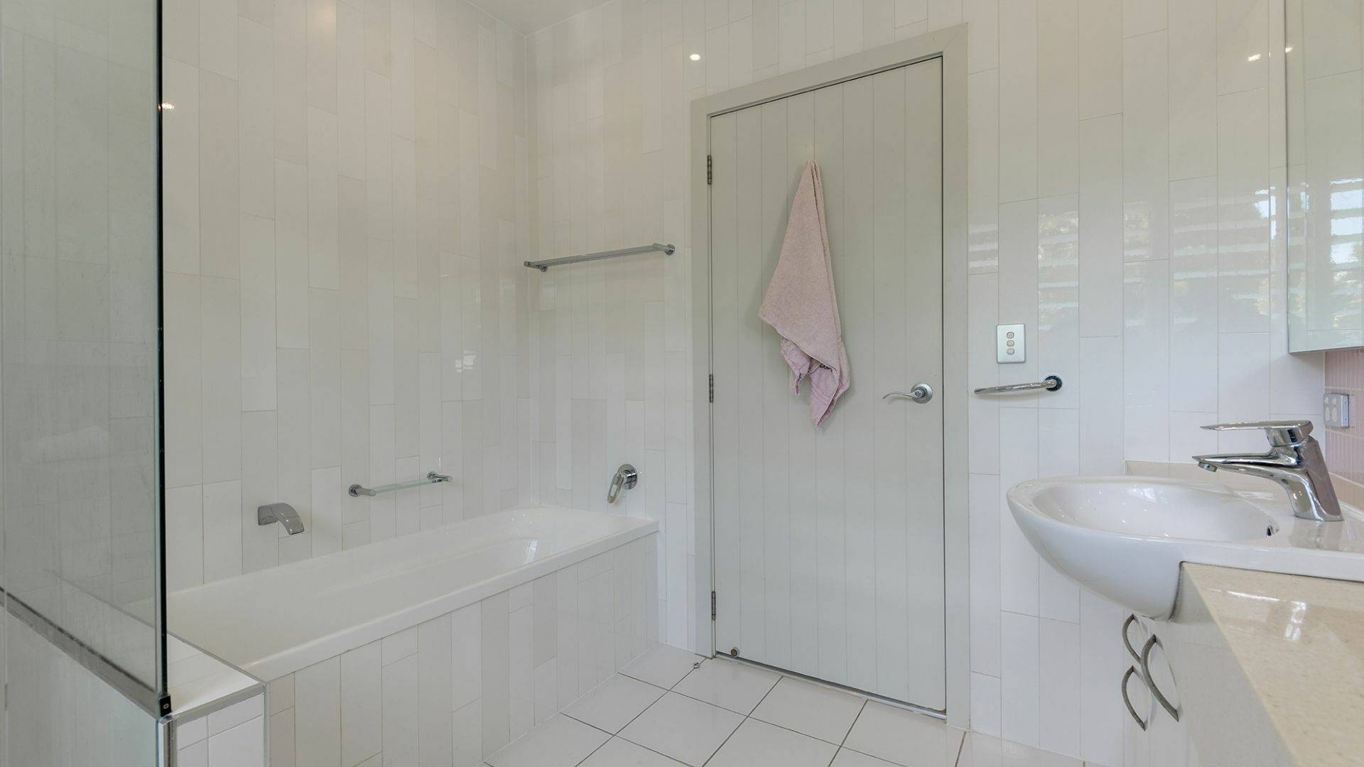 27 Beachfront Mirage, Port Douglas House For Sale