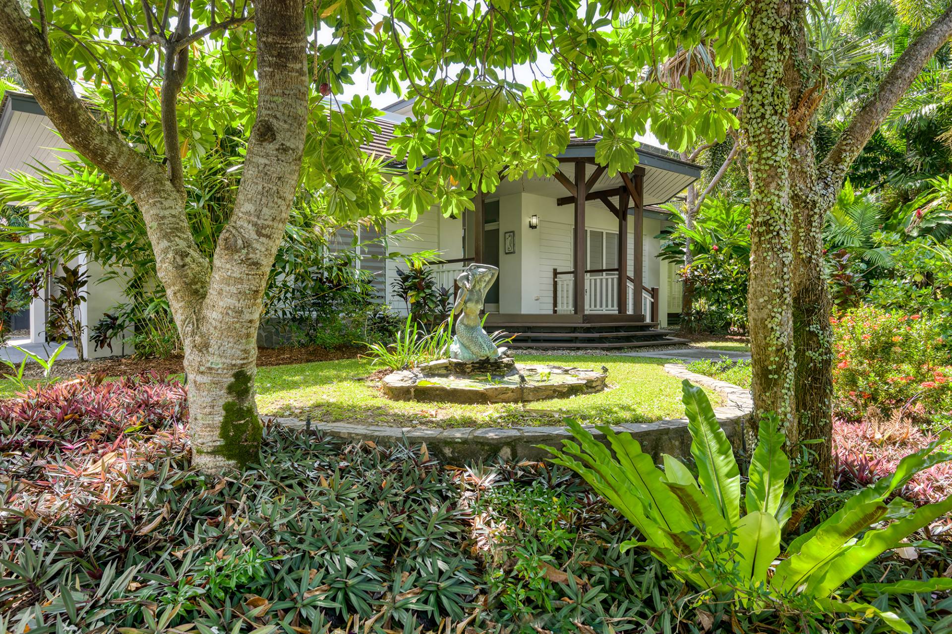 27 Beachfront Mirage, Port Douglas House For Sale