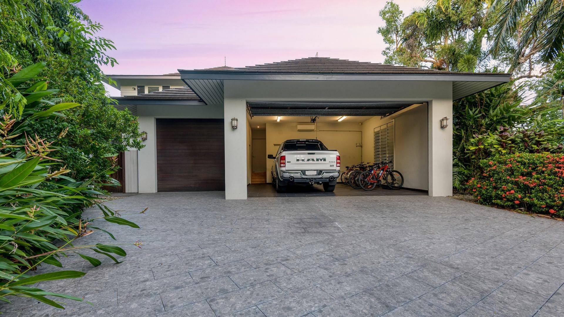 27 Beachfront Mirage, Port Douglas House For Sale