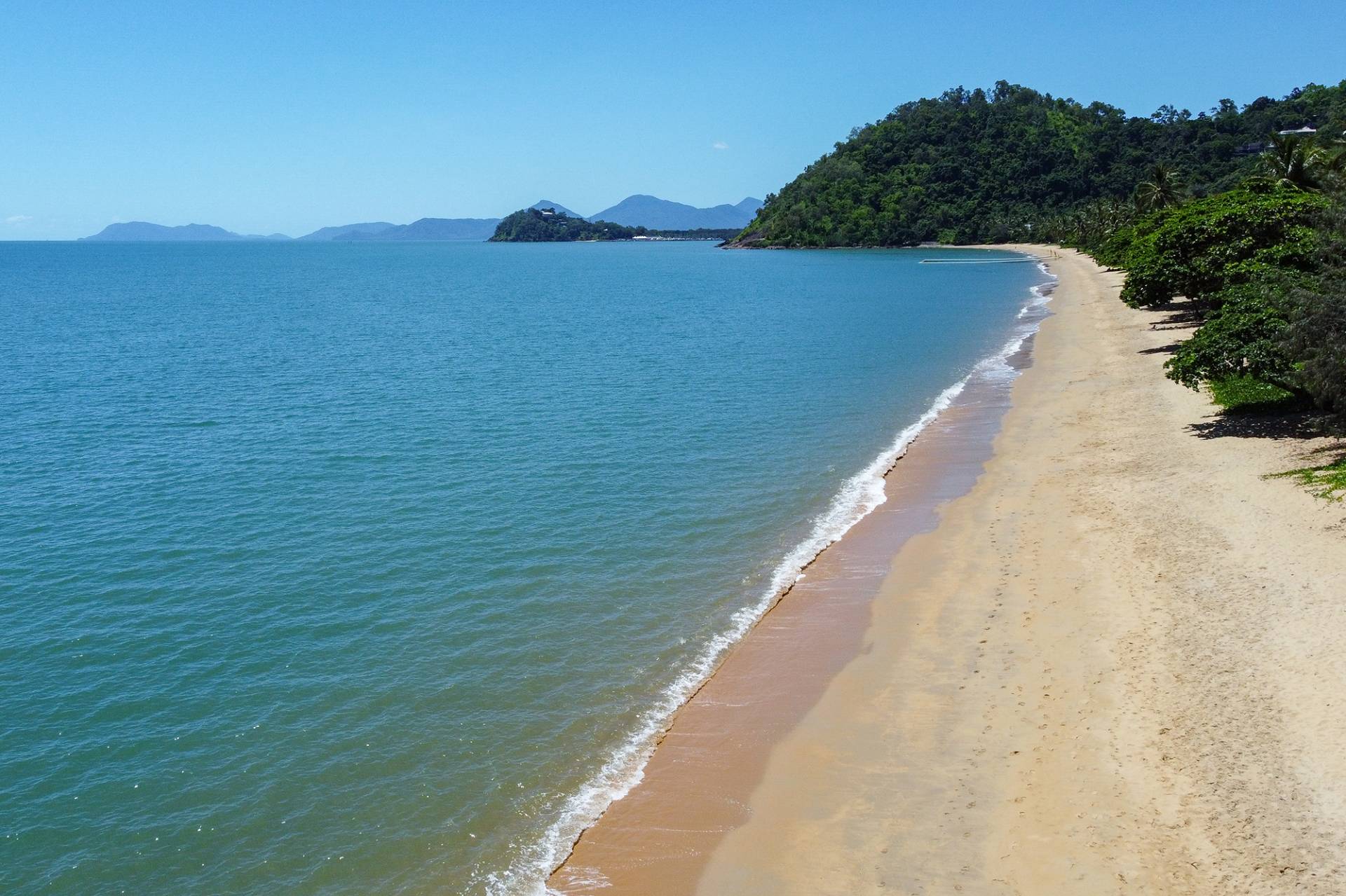 Unit 10, 88-90 Moore St, Trinity Beach SOLD by Tony McGrath Real Estate Port Douglas