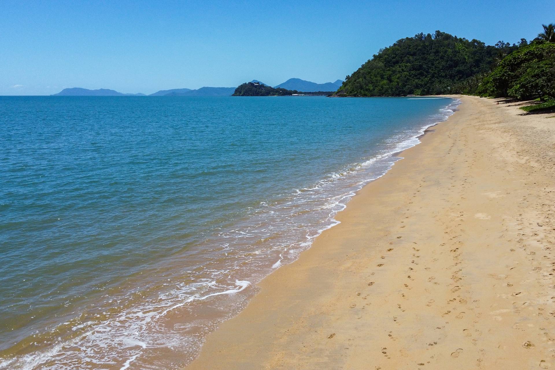 Unit 10, 88-90 Moore St, Trinity Beach SOLD by Tony McGrath Real Estate Port Douglas