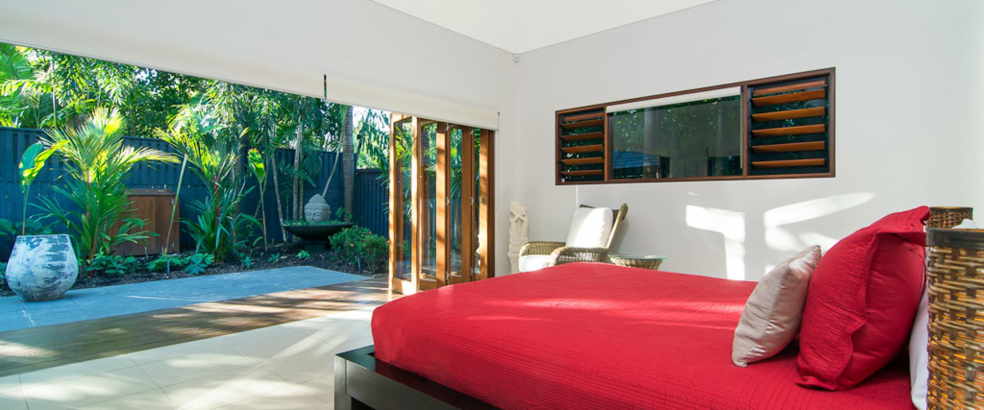 Luxury 5 bedroom home near Four Mile Beach Port Douglas