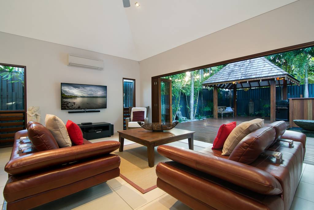 Luxury 5 bedroom home near Four Mile Beach Port Douglas