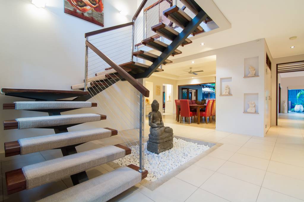 Luxury 5 bedroom home near Four Mile Beach Port Douglas