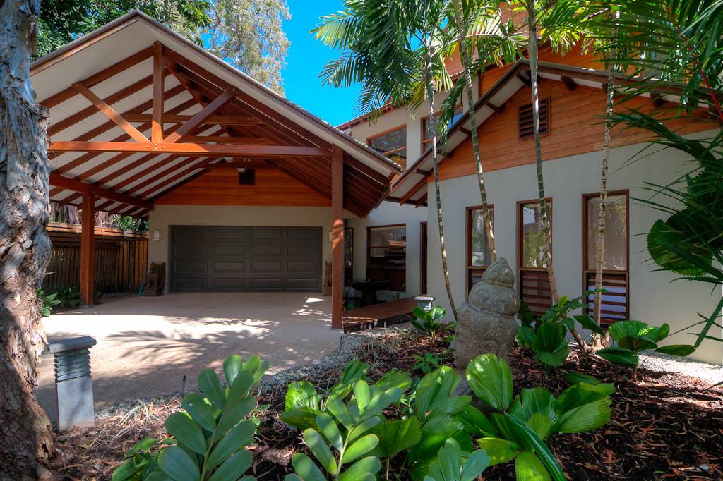 Luxury 5 bedroom home near Four Mile Beach Port Douglas