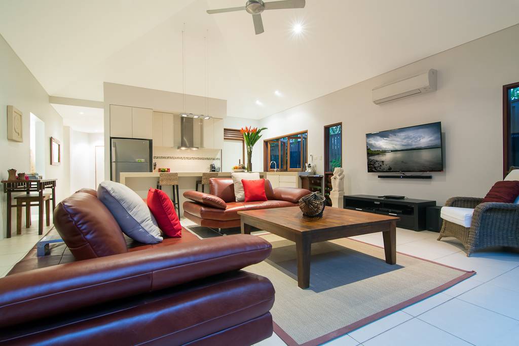 Luxury 5 bedroom home near Four Mile Beach Port Douglas