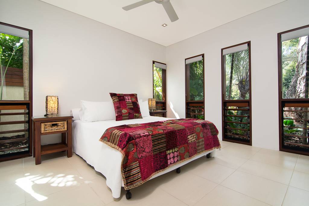 Luxury 5 bedroom home near Four Mile Beach Port Douglas