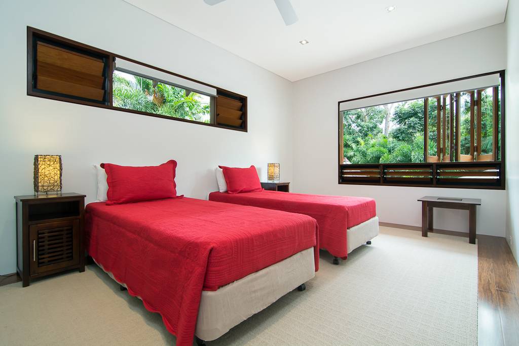 Luxury 5 bedroom home near Four Mile Beach Port Douglas