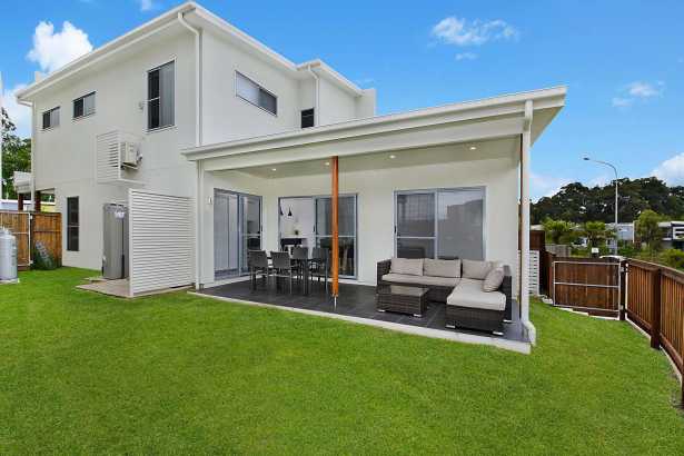 COASTAL LIVING IN THE HEART OF SUNSHINE COVE