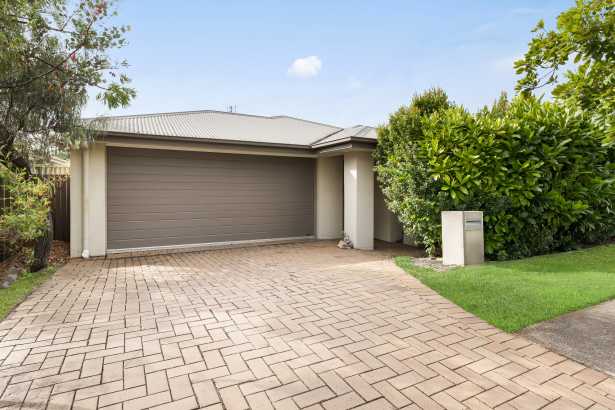 EASY-CARE LIVING IN SOUGHT-AFTER BRIGHTWATER
