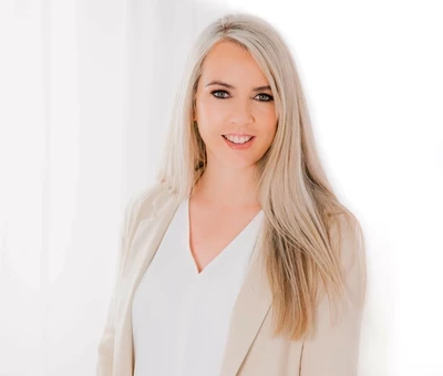 Cindy Van Der Westhuizen photo