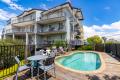 Kangaroo Point Apartment with City Views