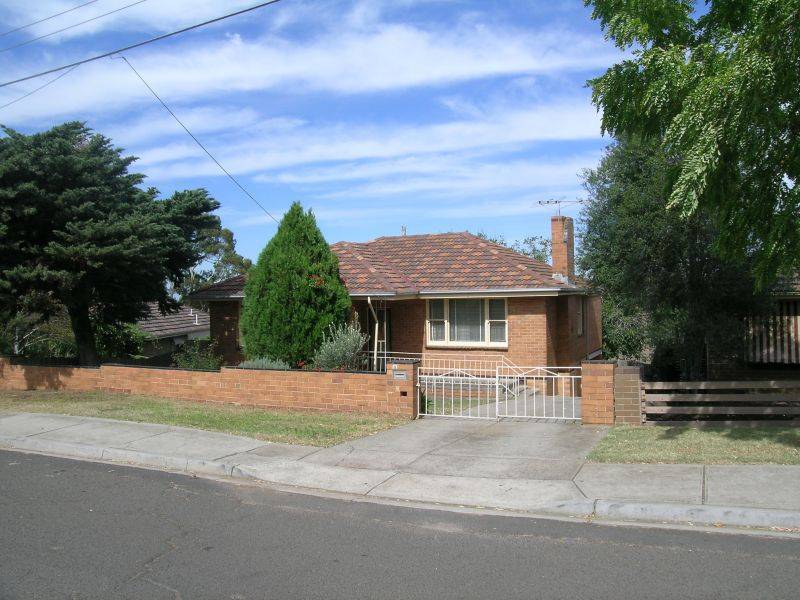 51 Newman Crescent
