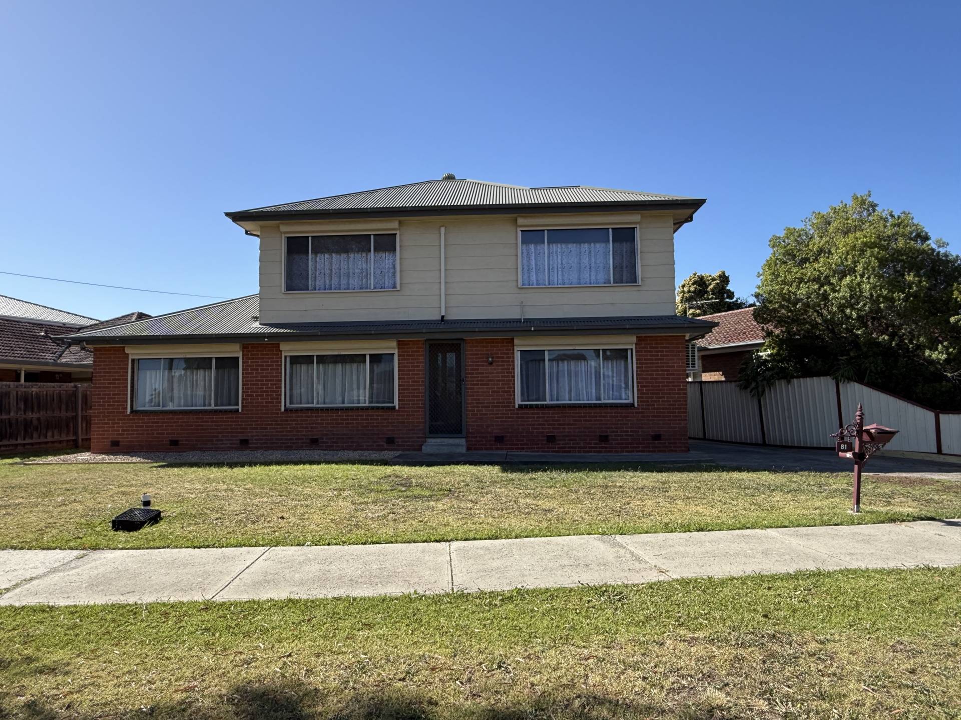 81 Ridge Dr