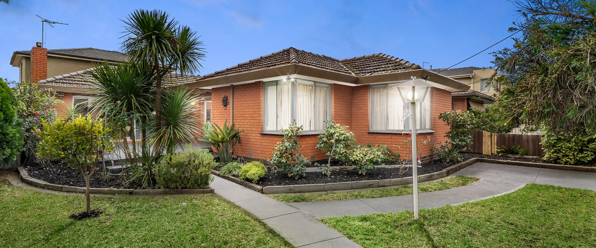 Moonee Valley Real Estate STYLISH, SPACIOUS AND FULLY RENOVATED!