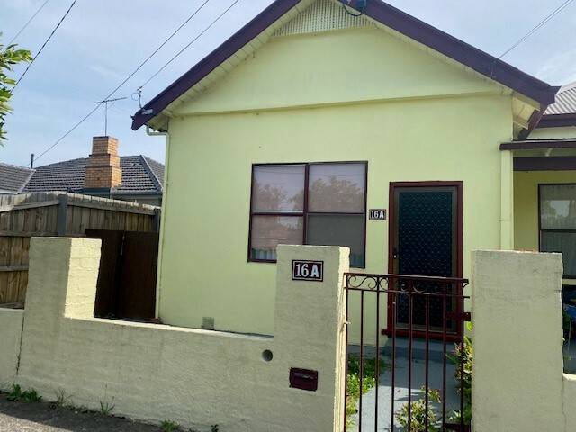 16A Wallace St