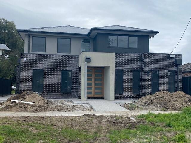 25 Herbert St