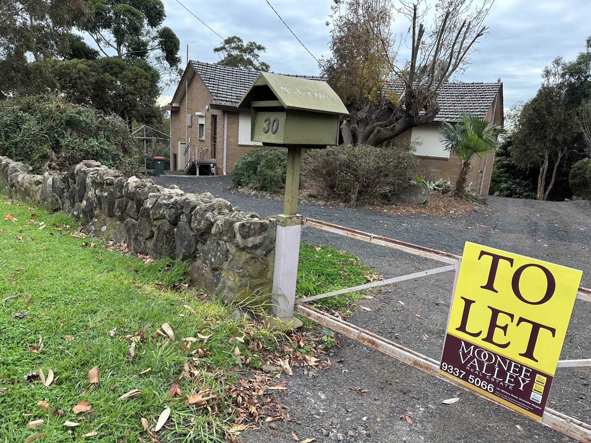 30 Riverview St, Avondale Heights - Image 1