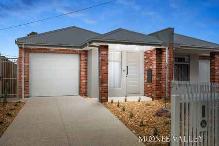 BRAND NEW LUXURY IN PREMIUM LOCATION!