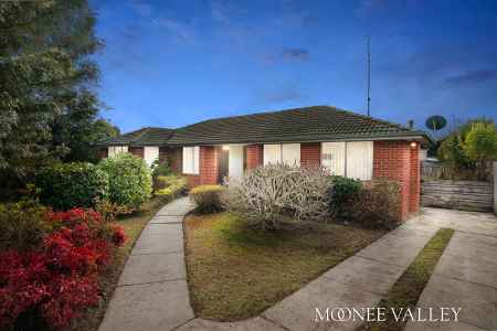 Lifestyle Convenience In Top Locale!