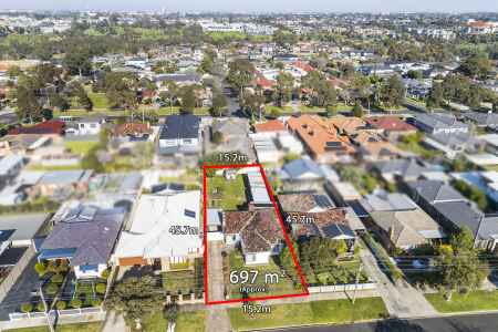 A CHARMING HOME WITH DIMENSIONS TO EXCITE!