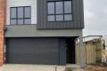Stunning 4 bedroom townhouse in Maplestone Estate Sunbury.