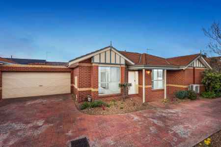 SINGLE LEVEL SENSATION WITH DOUBLE GARAGE!