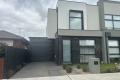 Modern 3-Bedroom Townhouse with Luxury Finishes in Prime Avondale Heights Location
