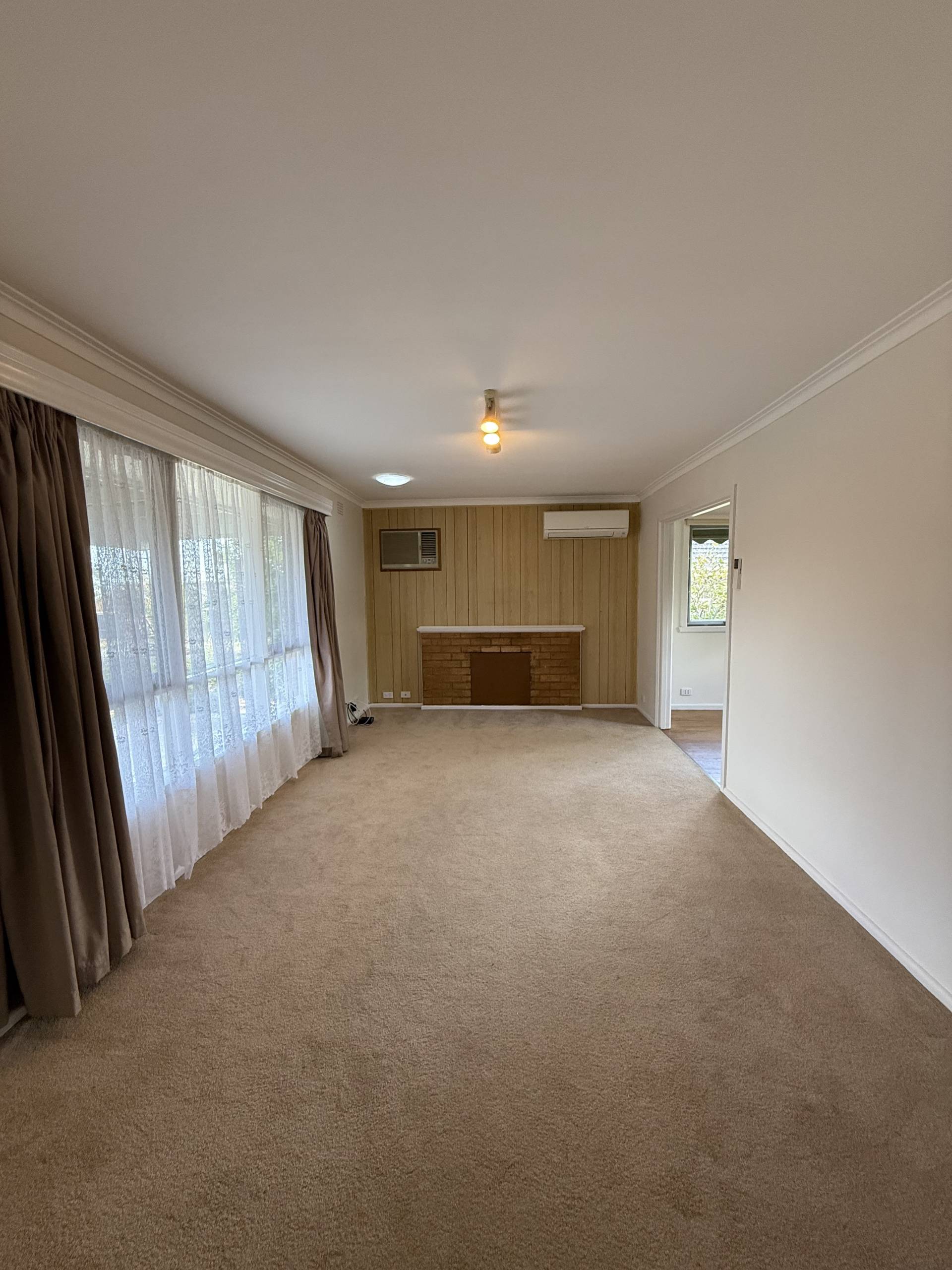 68 Mountain View Ave, Avondale Heights - Thumbnail 3