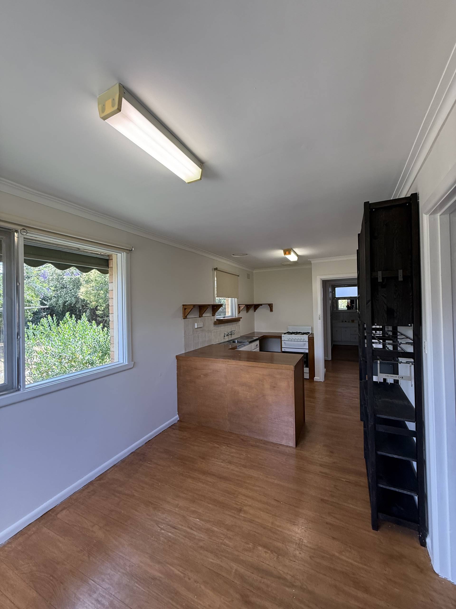68 Mountain View Ave, Avondale Heights - Thumbnail 4