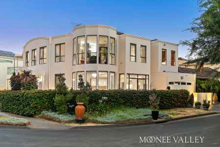 An Architectural Masterpiece of Luxury in Maribyrnong’s Premier River Bank Estate