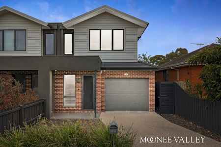 Stylish, Secure & Move-In Ready in Avondale Heights