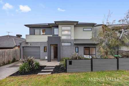 Street-Front Brilliance with No Owners Corp Fees!
