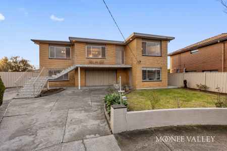 A Solid Family Home with Endless Potential in a Prime Court Location