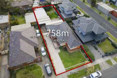 Endless Potential on a Huge 758sqm Allotment