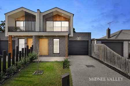 A New Benchmark in Contemporary Luxury With Four Bathrooms!