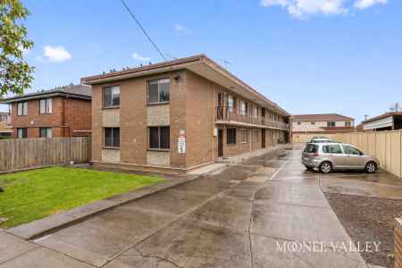 Freshly Updated Top-Floor Living in a Prime Footscray Location