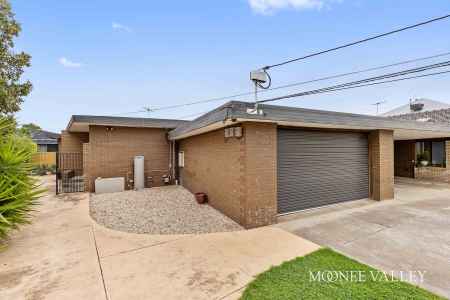 Generous Courtyard, Exceptional Convenience