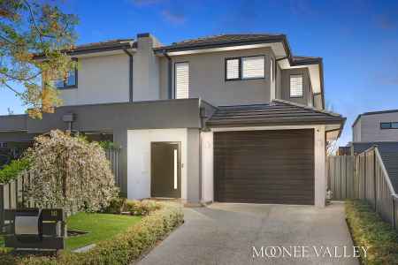 Contemporary Family Luxury in a Premier Avondale Heights Location