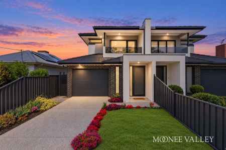 Contemporary Comfort with City Views & Solar