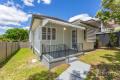 Charming Cottage in prime Wavell Heights location!