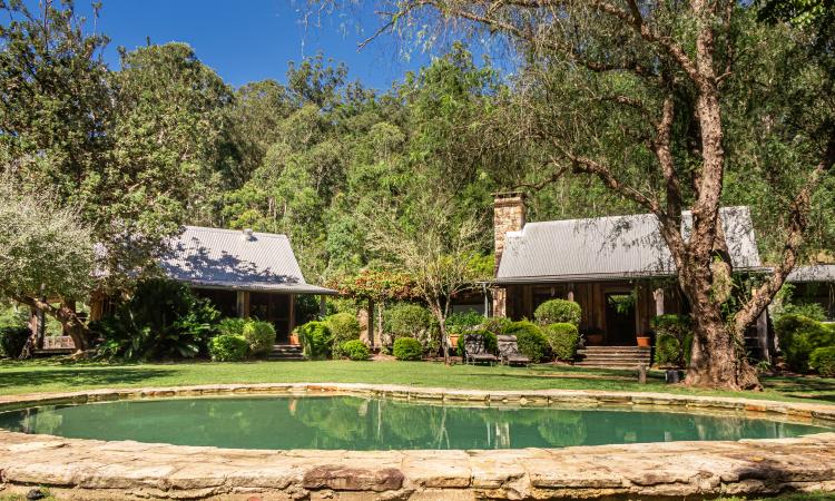 ‘Billy Bourne Farm’ – An Exquisite Australiana Homestead